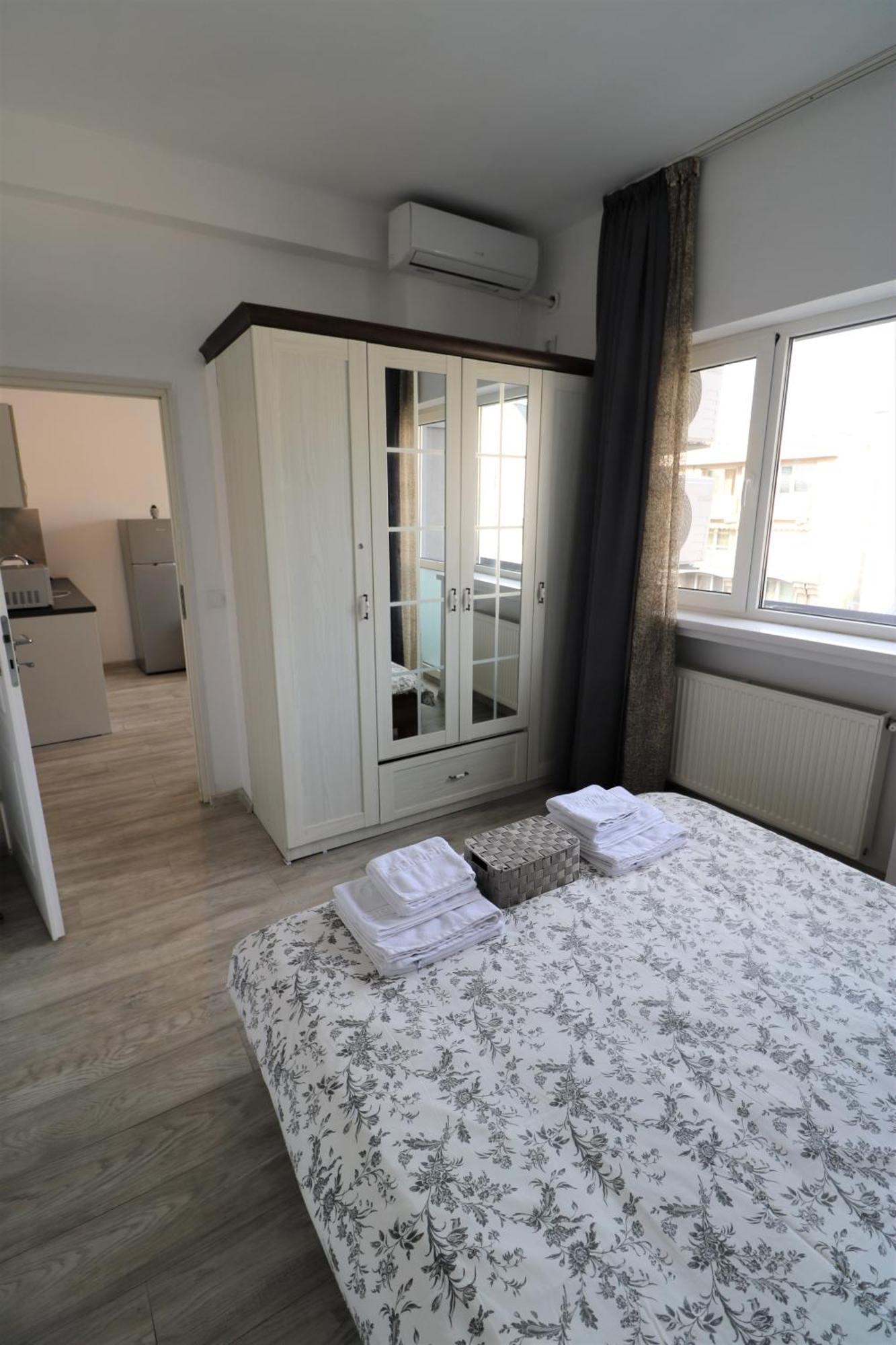 Cozy Deluxe Apartment - Old Town - Free Minibar Bukarest Eksteriør billede