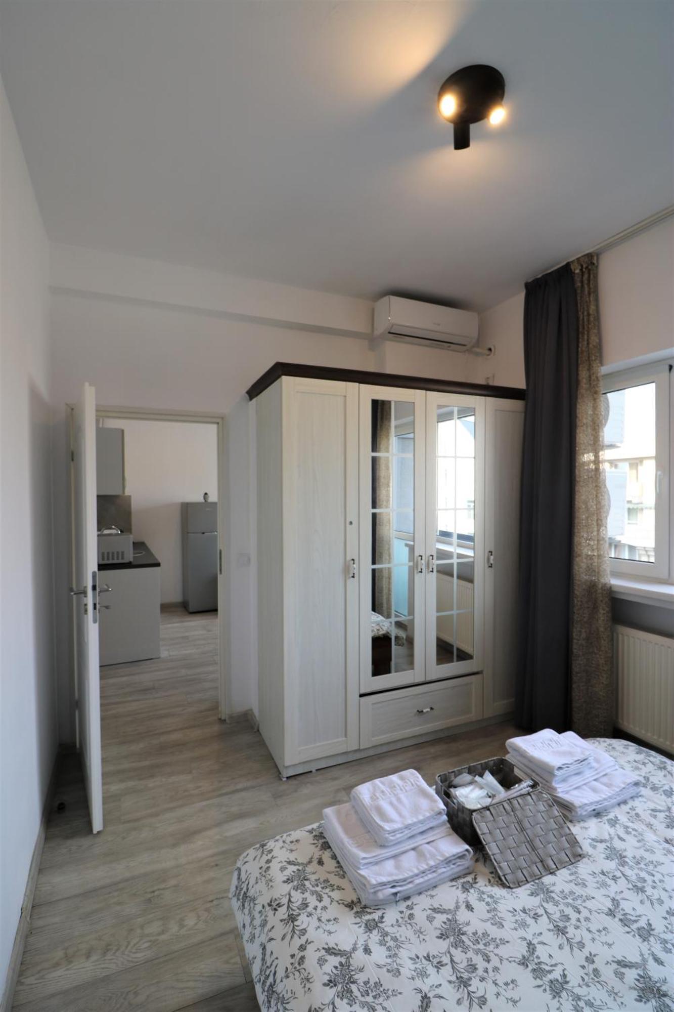 Cozy Deluxe Apartment - Old Town - Free Minibar Bukarest Eksteriør billede