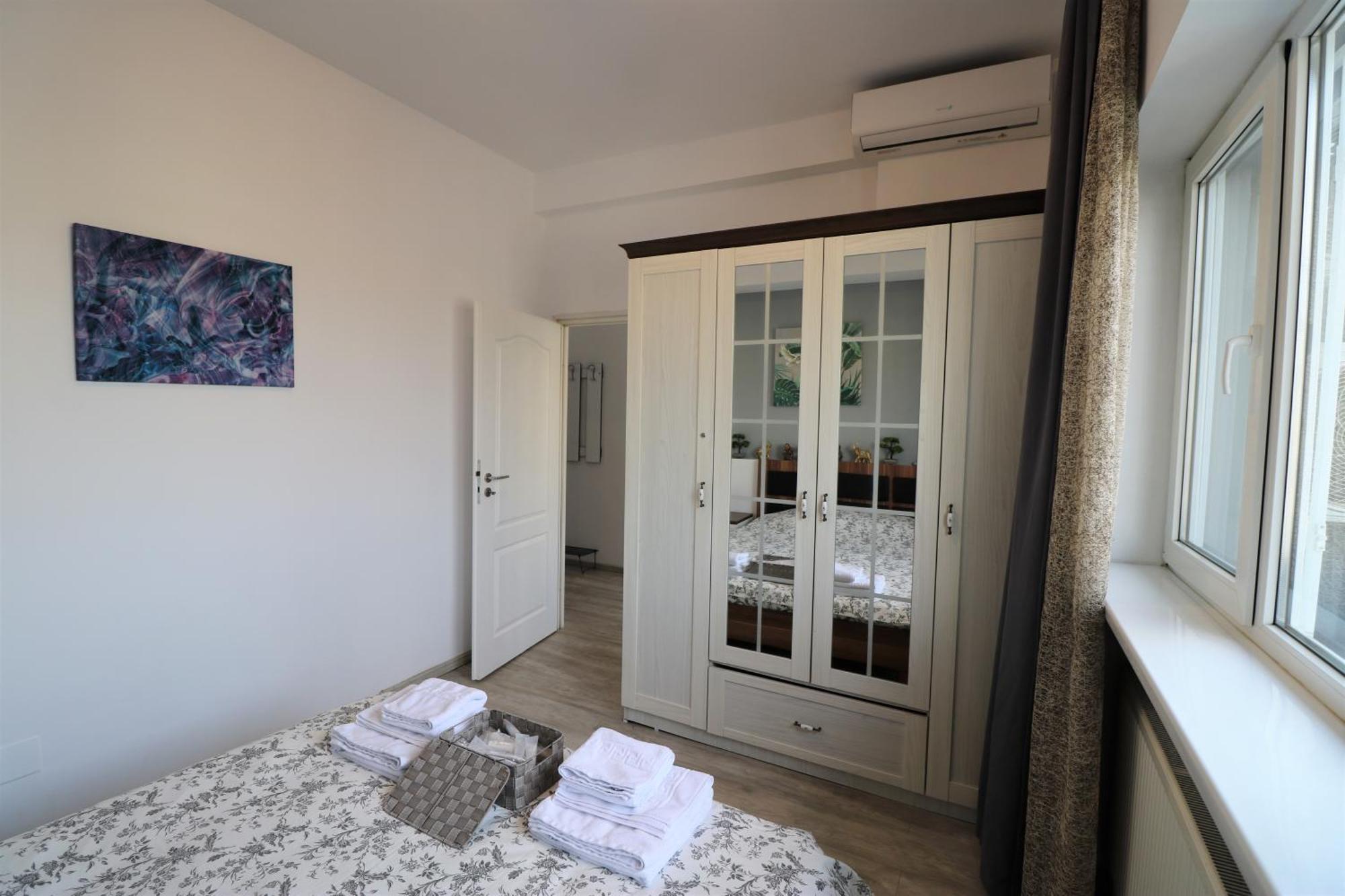 Cozy Deluxe Apartment - Old Town - Free Minibar Bukarest Eksteriør billede
